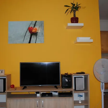 公寓 Pedetti Apartman 巴拉顿菲赖德