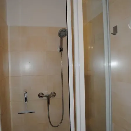 公寓 Pedetti Apartman *