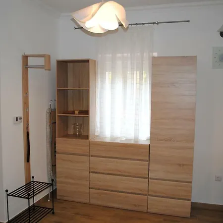 公寓 Pedetti Apartman *