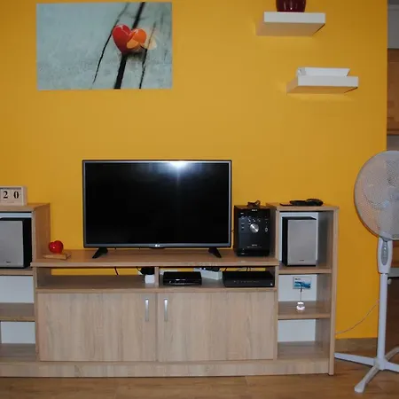 Pedetti Apartman 巴拉顿菲赖德